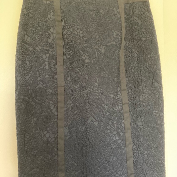 MaxMara dark navy silk skirt, size 8-10, black satin trim, excellent condition - Picture 5 of 15